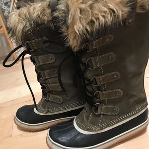 Sorel Joan of Artic Snow Boots, size 8